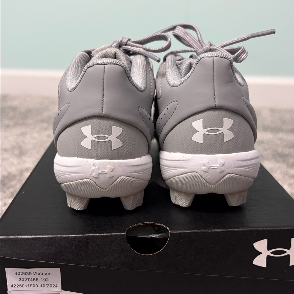 Under Armour Kids Gray Baseball Cleats - Picture 2 of 4